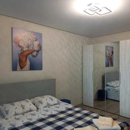 Апартаменти Центр, Промінь 2 Lutsk Bagian luar foto
