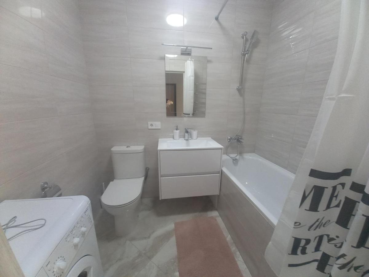Апартаменти Центр, Промінь 2 Lutsk Bagian luar foto